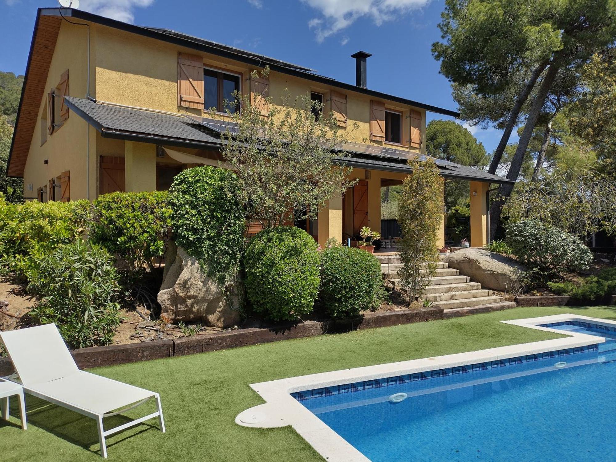 Casa Feliz Villa Sant Cebrià de Vallalta Eksteriør billede