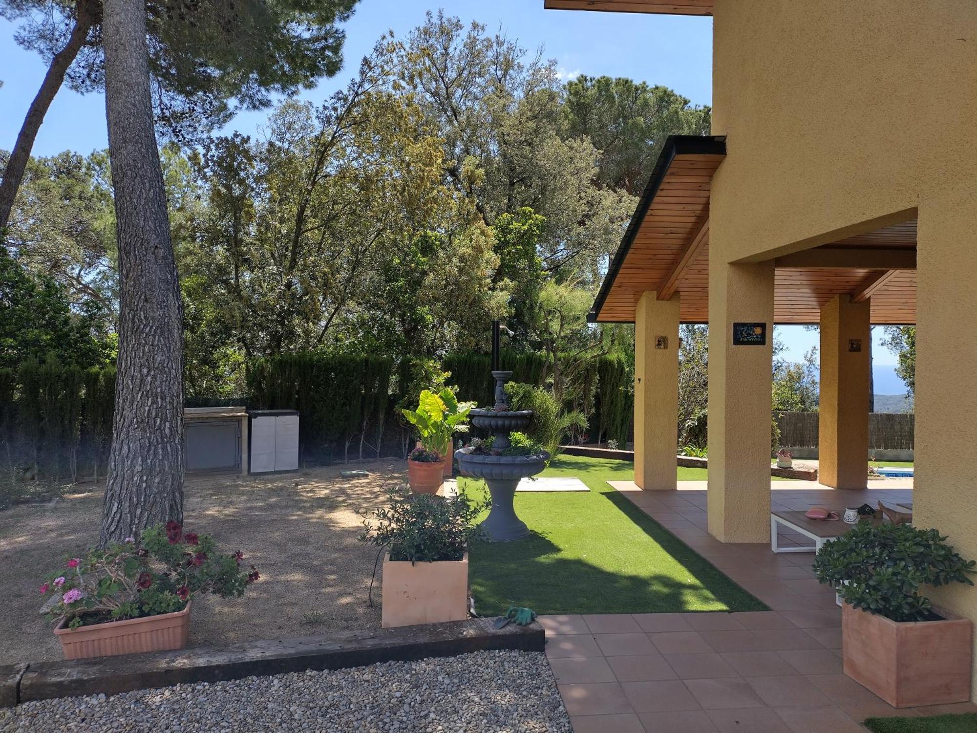 Casa Feliz Villa Sant Cebrià de Vallalta Eksteriør billede