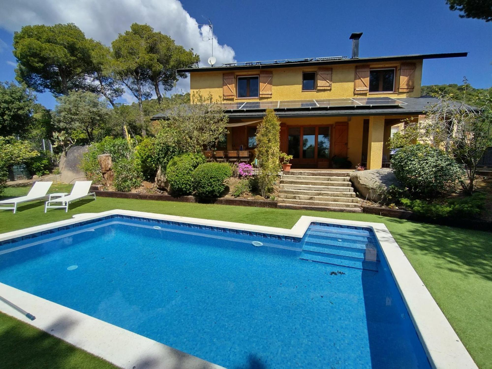 Casa Feliz Villa Sant Cebrià de Vallalta Eksteriør billede